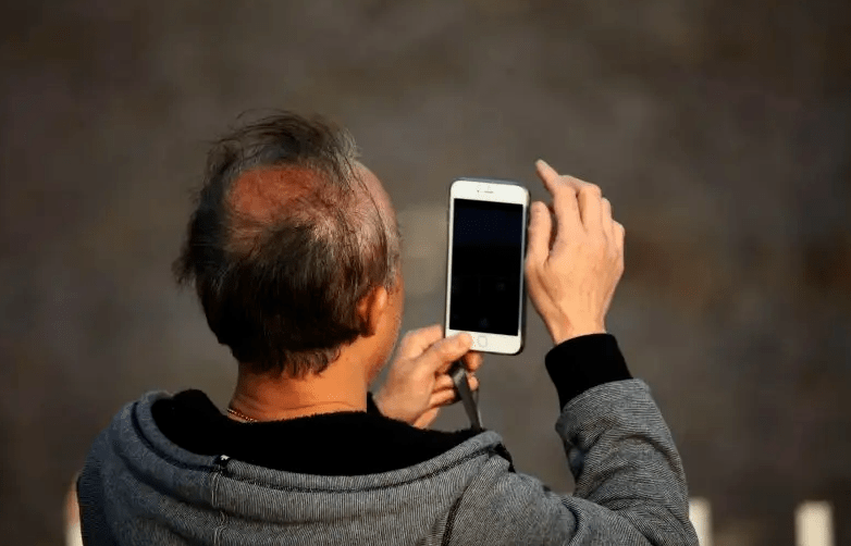 下载量第 1 的极速版 APP 真能赚到钱<strong></p>
<p>火币app官网下载</strong>？