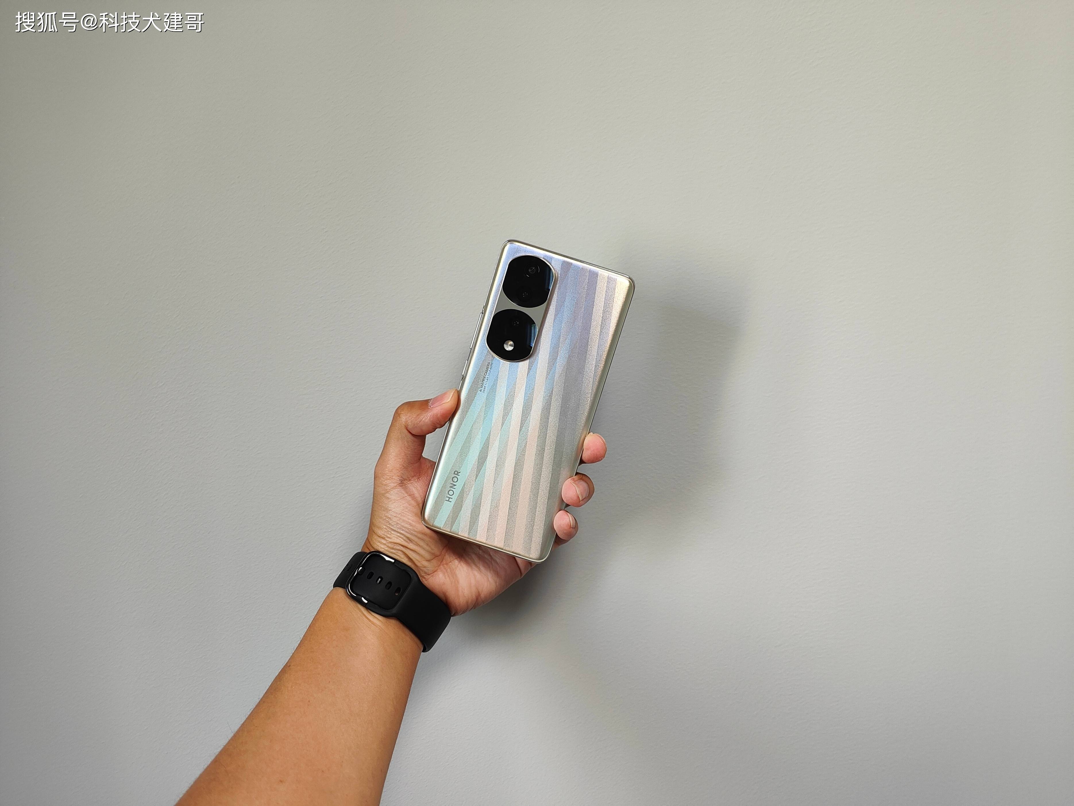 夜拍对比：荣耀70 Pro、荣耀Magic4 Pro、Find X3 Pro<strong></p>
<p>火币网pro</strong>，谁最强