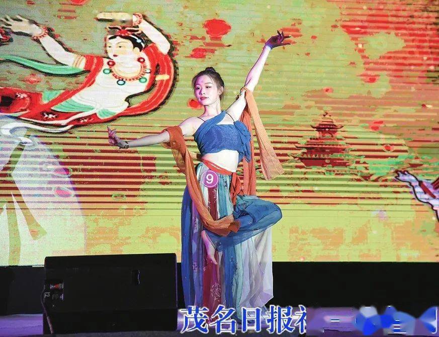 8位选手晋级<strong></p>
<p>龙阁</strong>！“海龙阁饼业”2022茂名荔枝文化形象大使选拔赛化州分赛区海选决赛昨晚火热举行