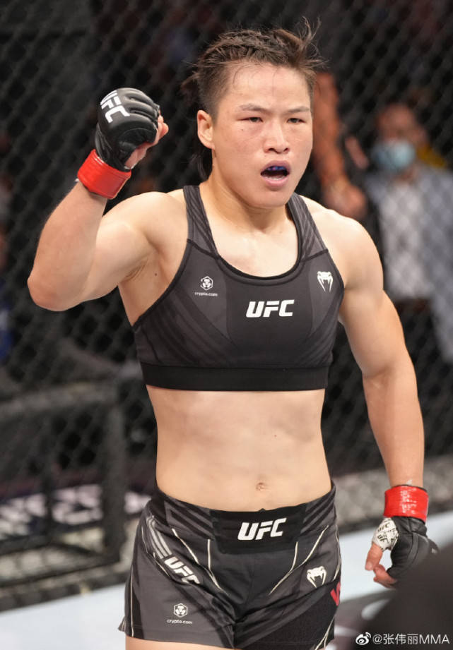 刘畊宏赞美张伟丽：谢谢你<strong></p>
<p>KO平台</strong>，给了我们力量！中国一姐2回合KO重返巅峰
