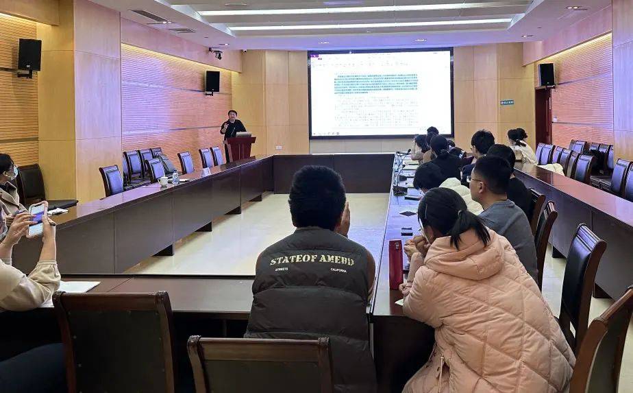 专业引领 鼎力前行——市中心医院召开2023年度国家自然科学基金项目申报培训辅导座谈会