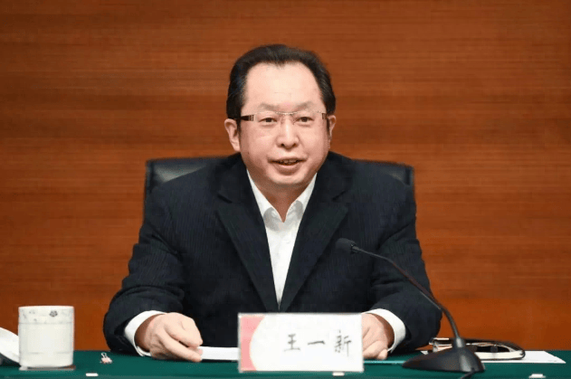卖官鬻爵<strong></p>
<p>交易虎平台</strong>，搞权色交易，干预司法，同期落马的三虎同日被双开