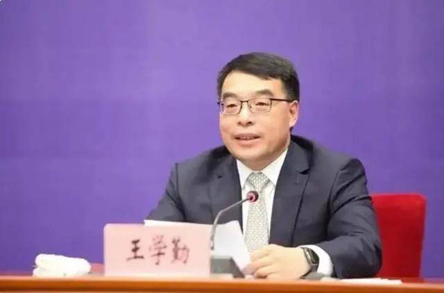 卸任市委书记3天后<strong></p>
<p>UP平台</strong>，55岁的他任省政府党组成员！