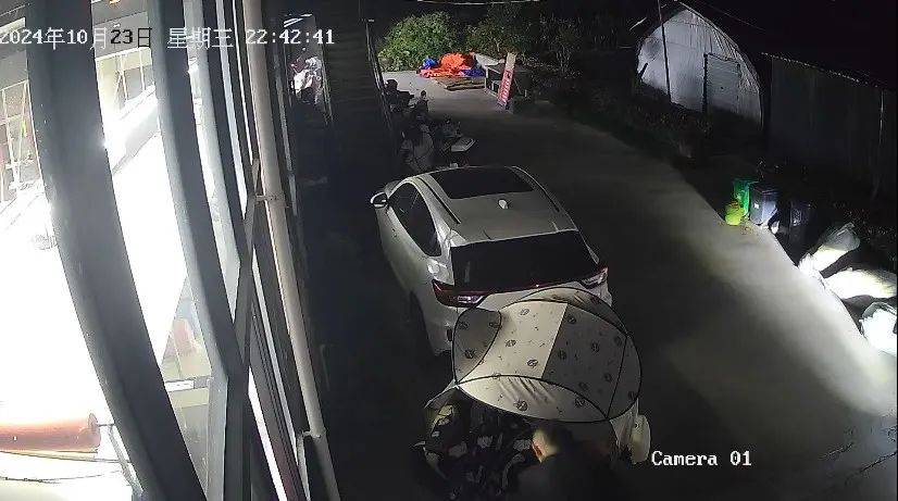 “我车被偷了<strong></p>
<p>炒币平台</strong>，车上有块毒猪肉！”男子深夜报警，结局大反转