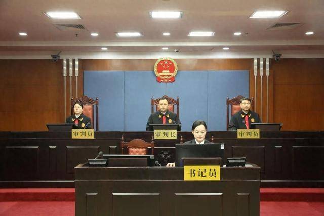 涉案超5200万<strong></p>
<p>交易mm平台</strong>！山东潍坊市综合保税区原党工委副书记、管委会主任徐洪吉一审获刑16年