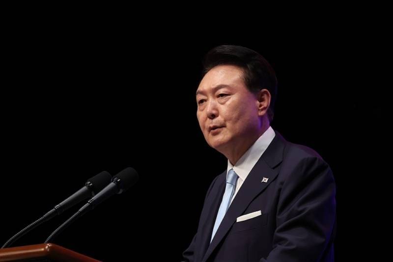 韩国法院对尹锡悦发布逮捕令<strong></p>
<p>炒币正规平台</strong>！专家称仍可能通过安全部门反抗