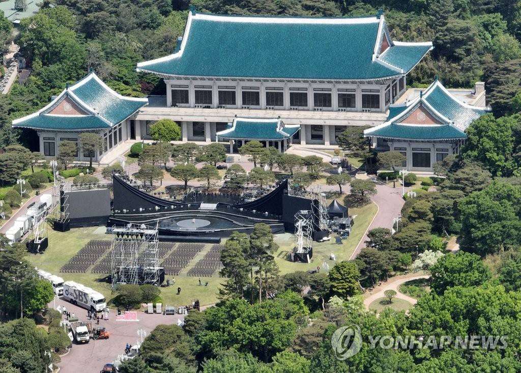 黄载皓：韩国当下政局动荡<strong></p>
<p>中币网交易平台合法吗</strong>，罪在个人，而非“青瓦台风水”