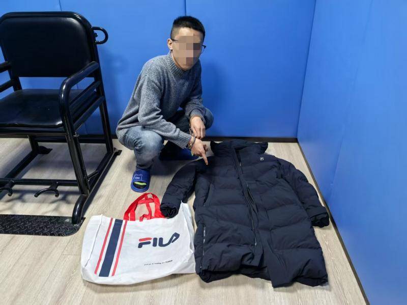 快过年<strong></p>
<p>波菜币交易平台</strong>了 男子返乡前偷走前同事新买的品牌羽绒服 被北京铁警刑事拘留