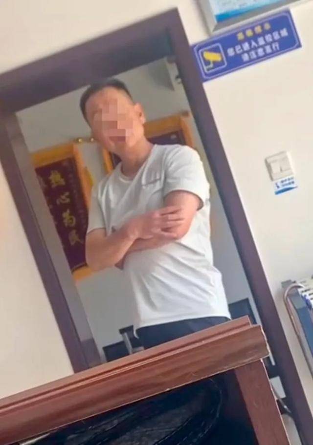 河南一家长称去教育局反映情况被怼<strong></p>
<p>深圳币交所交易平台</strong>，该局回应：态度存在问题，纪检部门已介入
