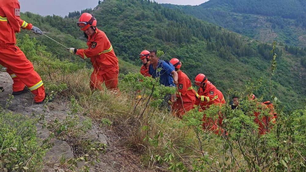 一人因登山摔伤腰部被困山底<strong></p>
<p>币安交易平台下载</strong>，淄博消防紧急救援
