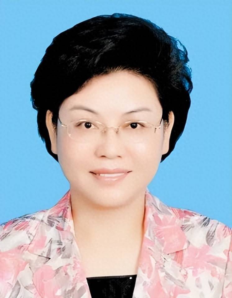 中纪委网站发布：女老虎落马！上个月<strong></p>
<p>抄币吧</strong>，74个干部被查