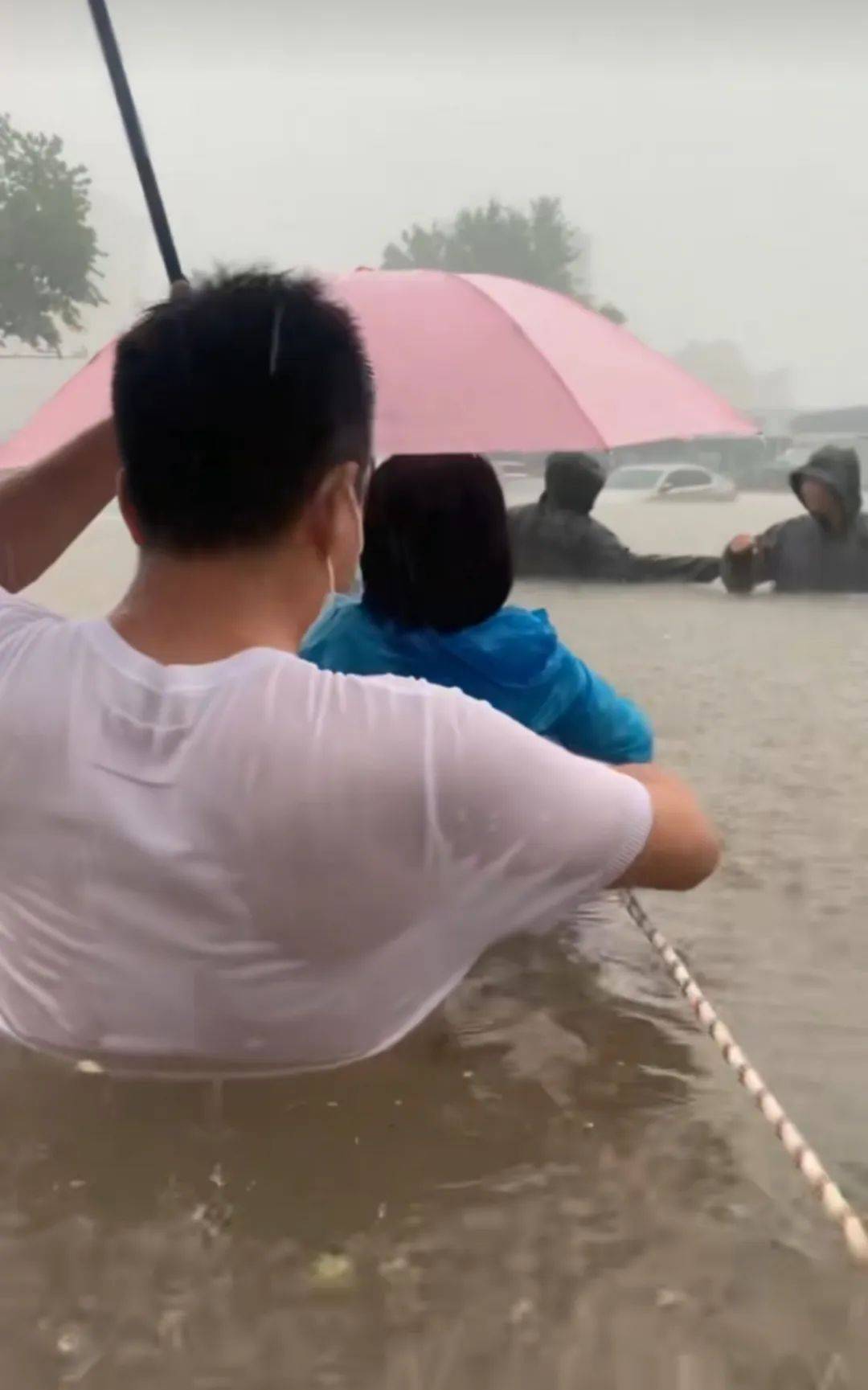 郑州暴雨致京广路隧道被淹<strong></p>
<p>币乎白皮书</strong>，亲历者：车是飘起来的，很害怕，有人爬梯子离开 2021年也曾淹没多台车辆