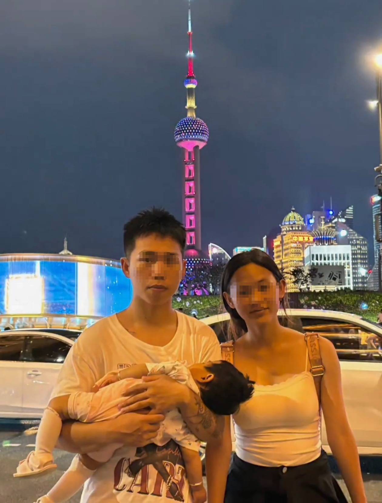 奶奶在哭<strong></p>
<p>币圈</strong>，宝宝在笑！40天女婴重病，00后父亲割肝救女，术后这一幕让网友泪奔