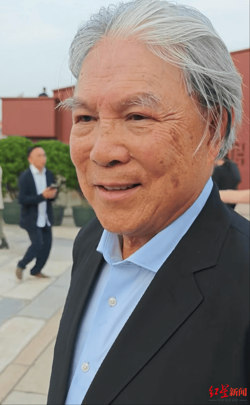 霍震霆：在阅兵仪式中<strong></p>
<p>星星币</strong>，看到了国家的国防能力和国家发展