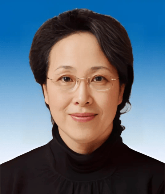 郝国昆<strong></p>
<p>币特儿</strong>，辞去副部级职务