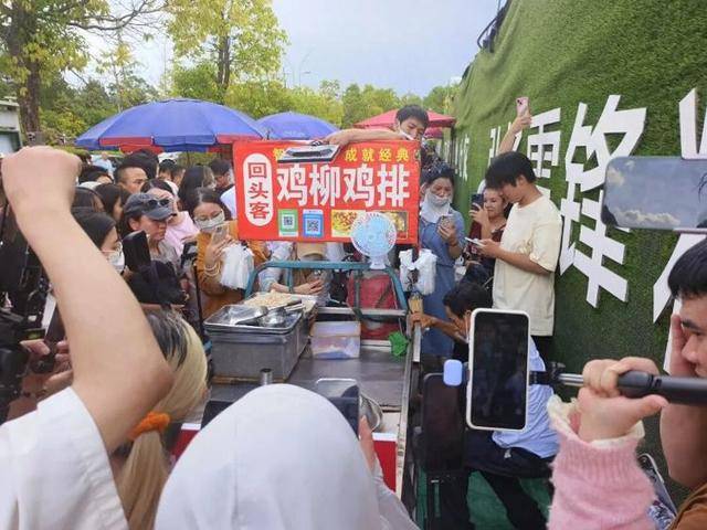 被流量砸中的“鸡排哥”：炸到中暑<strong></p>
<p>合约交易数据</strong>，每天睡三四个小时，怕辜负顾客不舍得休息