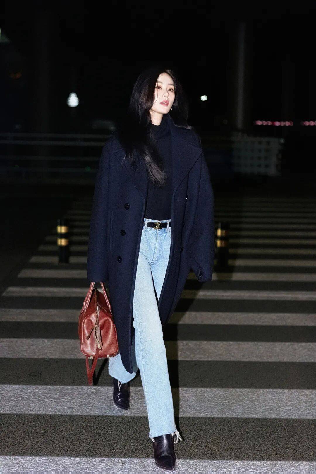 时装周上的女明星<strong></p>
<p>法币</strong>，秋冬氛围感一键封顶！