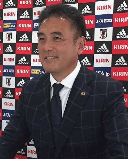 日本足协高层飞机上观看儿童色情片<strong></p>
<p>基本币</strong>，丢工作并被法国禁入境十年