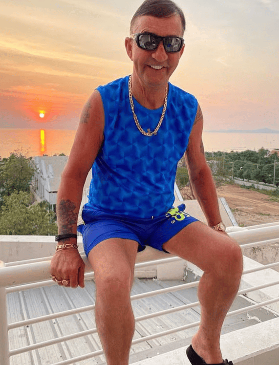 英国男子土耳其车祸去世<strong></p>
<p>法币100</strong>，女儿称治疗期间医院威胁他们捐出父亲一器官