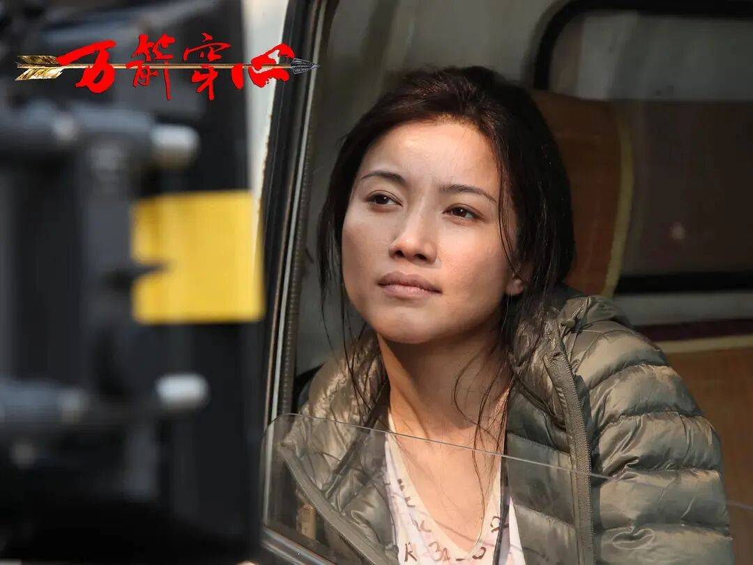 52岁影后颜丙燕公开小20岁男友：他知道我将步入更年期<strong></p>
<p>法币100</strong>，已甜蜜相恋5年，两人出门必须手拉手