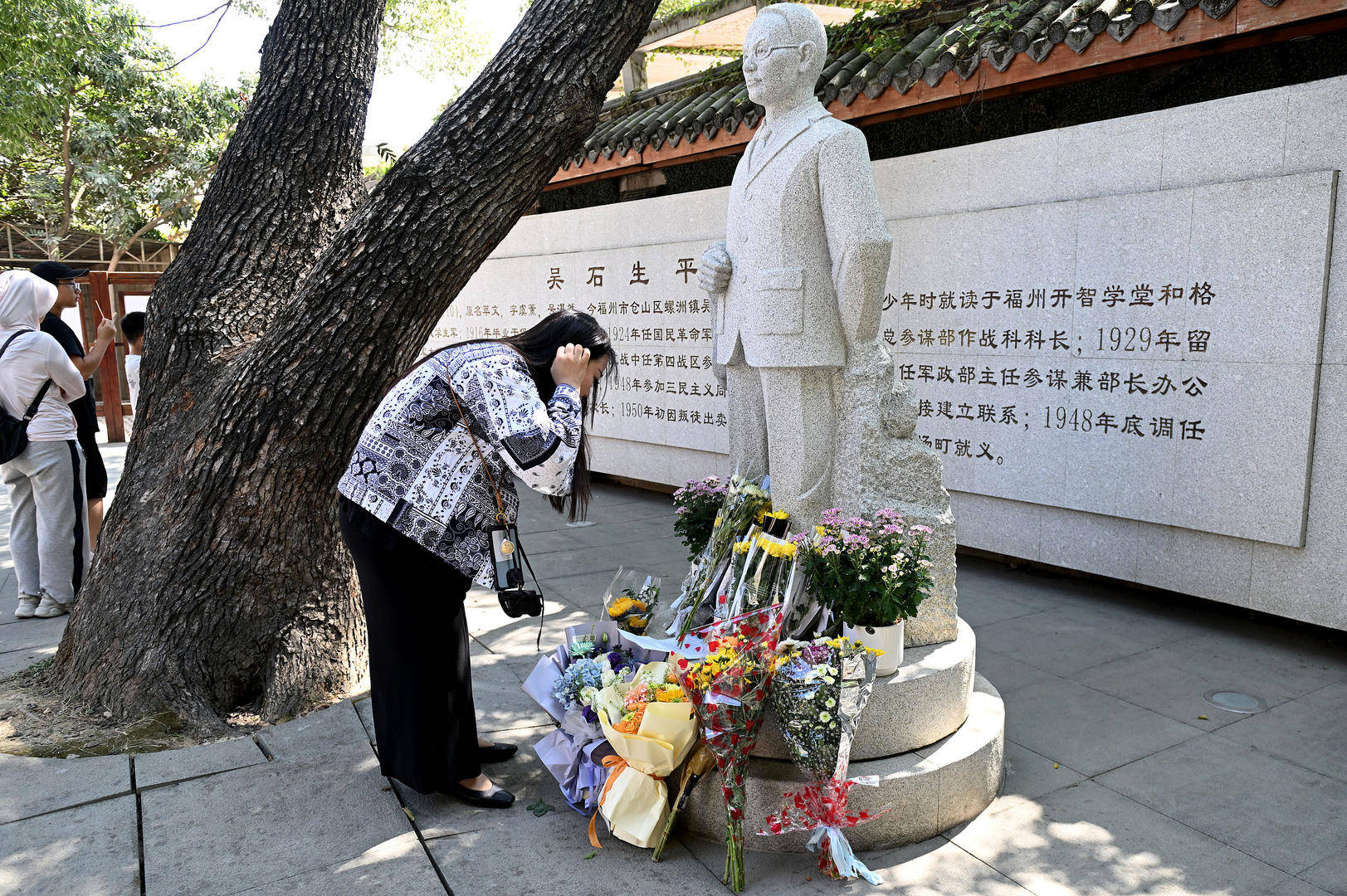 《沉默的荣耀》联合出品人：<strong></p>
<p>和平币</strong>我们最终选择向真实深深鞠躬