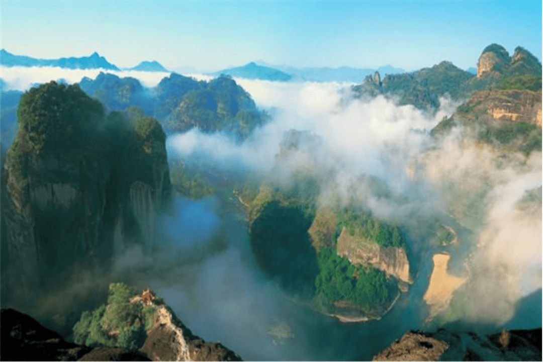 为什么年轻人迷上了爬山？ | 秋高气爽<strong></p>
<p>币聪</strong>，是时候出发了→