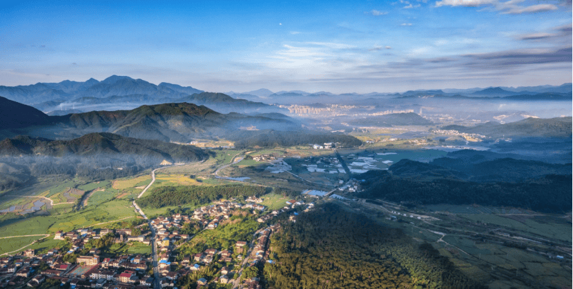 为什么年轻人迷上了爬山？ | 秋高气爽<strong></p>
<p>币聪</strong>，是时候出发了→