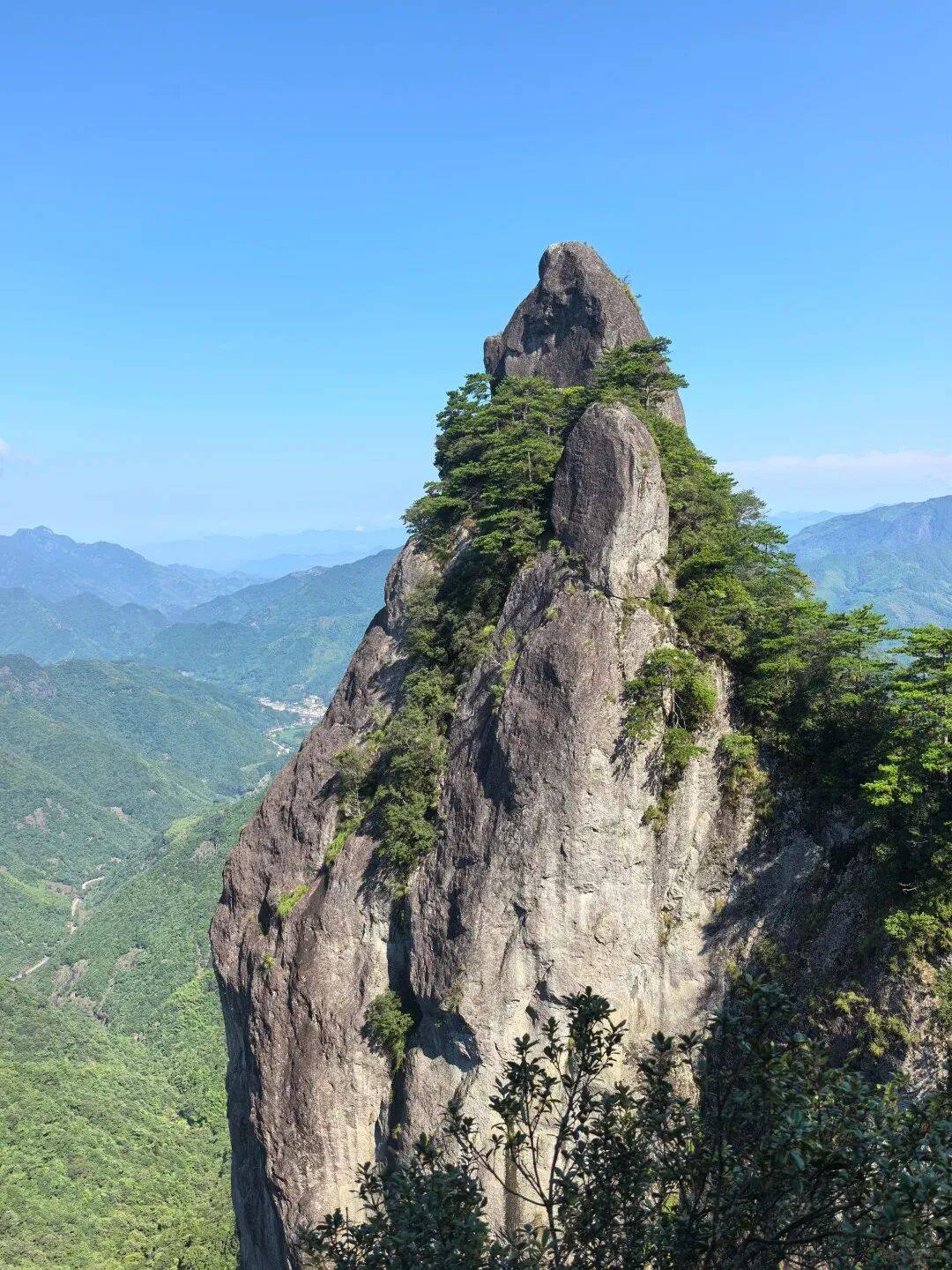 为什么年轻人迷上了爬山？ | 秋高气爽<strong></p>
<p>币聪</strong>，是时候出发了→