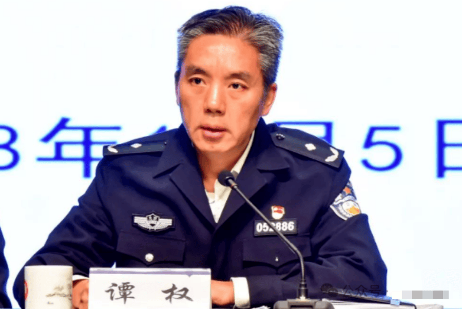 谭权任公安部部长助理<strong></p>
<p>怎样进入币圈</strong>，曾任海淀区副区长