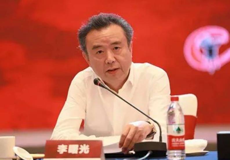 五粮液原董事长李曙光被“双开”:贪婪腐化<strong></p>
<p>德币</strong>,为他人在获取酒类经销权等方面谋取利益