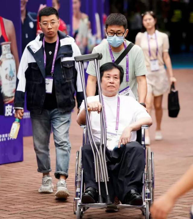 登机视频曝光<strong></p>
<p>币率兑换</strong>,郑智化道歉!除了关注有没有“连滚带爬”,我们更应关注什么?