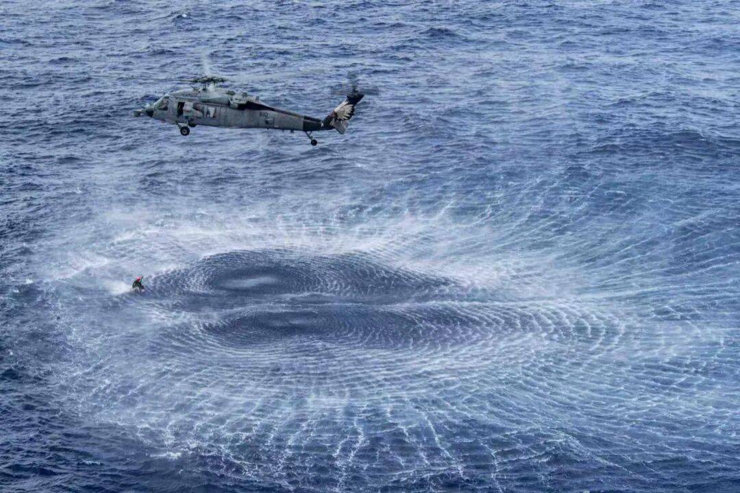 美海军在南海连摔两架飞机<strong></p>
<p>币对</strong>,因电磁攻击?中国军号发文