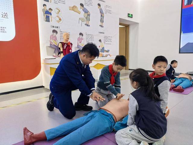 “泉民消防<strong></p>
<p>币对</strong>,生命至上”山东师范大学附属小学2024级7班雏鹰小队活动举行