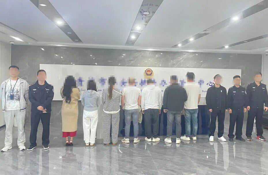 突击清查<strong></p>
<p>杀马特</strong>!KTV包厢内四男三女被控制