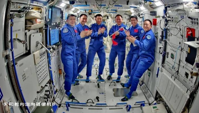 疑似遭空间微小碎片撞击<strong></p>
<p>特币</strong>，神舟二十号返回任务将推迟进行