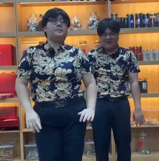 “史上最相似夫妻”被网友建议查下DNA<strong></p>
<p>特币</strong>，当事人：刚认识时不像，后来越长越像