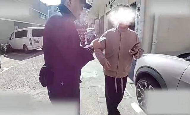 赶紧退<strong></p>
<p>淘币网</strong>!全群都是“气氛组” 只有你一人在“投资”