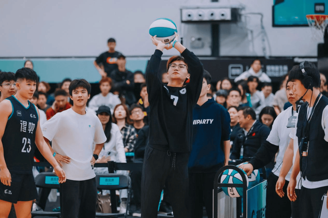 复旦、交大、同济等八大高校集结<strong></p>
<p>淘币网</strong>,得物App“新生杯”篮球赛首战上海