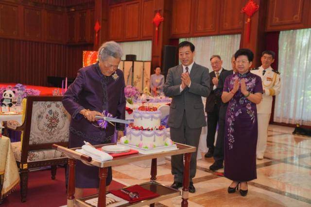 连续有两位国王访华<strong></p>
<p>淘币网</strong>,其中一位是建交以来首访,证明了什么?