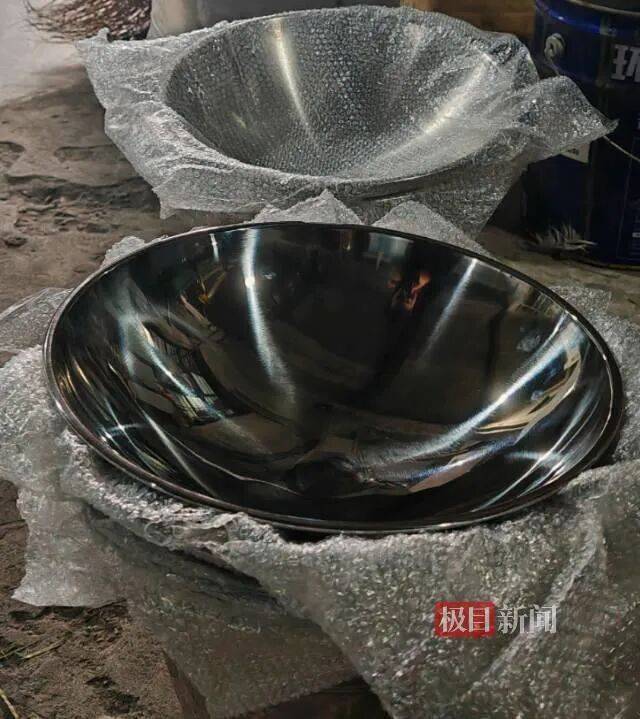 “传家锅”工厂账号粉丝已超260万<strong></p>
<p>淘币网</strong>,对话锅厂负责人傅家兄弟:30年老锅依然能用,证明当年造锅选择是对的