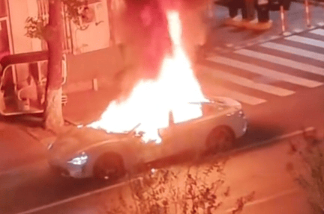 一小米SU7事故后突然起火<strong></p>
<p>买币流程</strong>，知情人：刚到维修店下拖车就自燃了，烧了二三十分钟