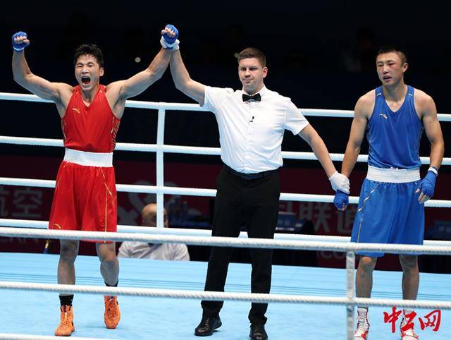 全运会拳击男子80公斤级决赛<strong></p>
<p>芬币</strong>，王小保夺冠！