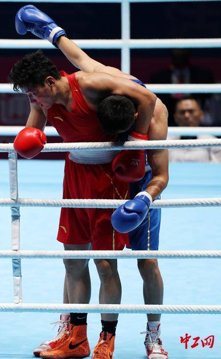 全运会拳击男子80公斤级决赛<strong></p>
<p>芬币</strong>，王小保夺冠！