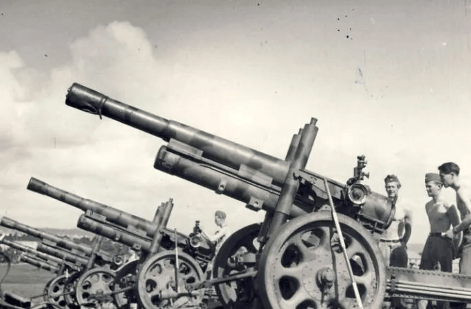 仅一千万人的北欧小国<strong></p>
<p>芬币</strong>，二战坚持中立，至今让对手不敢入侵