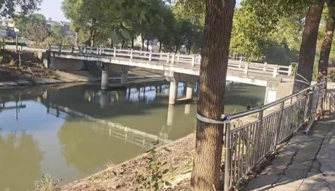 3岁男童家门口落水母亲施救双双遇难<strong></p>
<p>虚拟币买就跌</strong>,家属质疑“河道护坡陡峭无法自救”