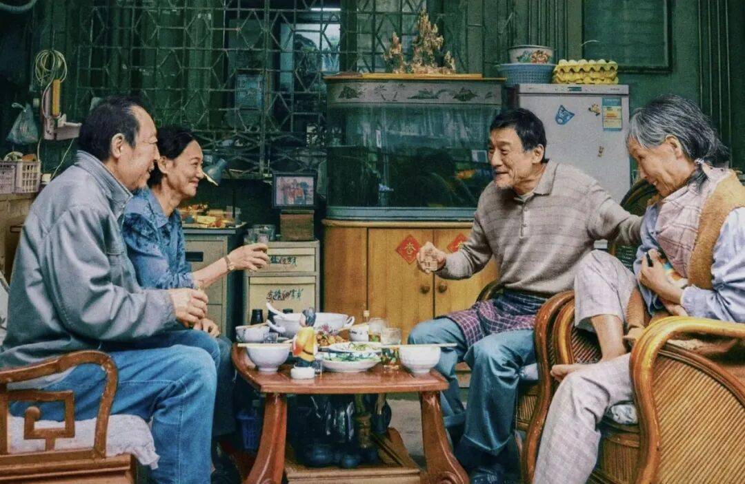 第一批丁克老后<strong></p>
<p>虚拟币买就跌</strong>,“伴侣能陪一程,但最后都要靠自己”