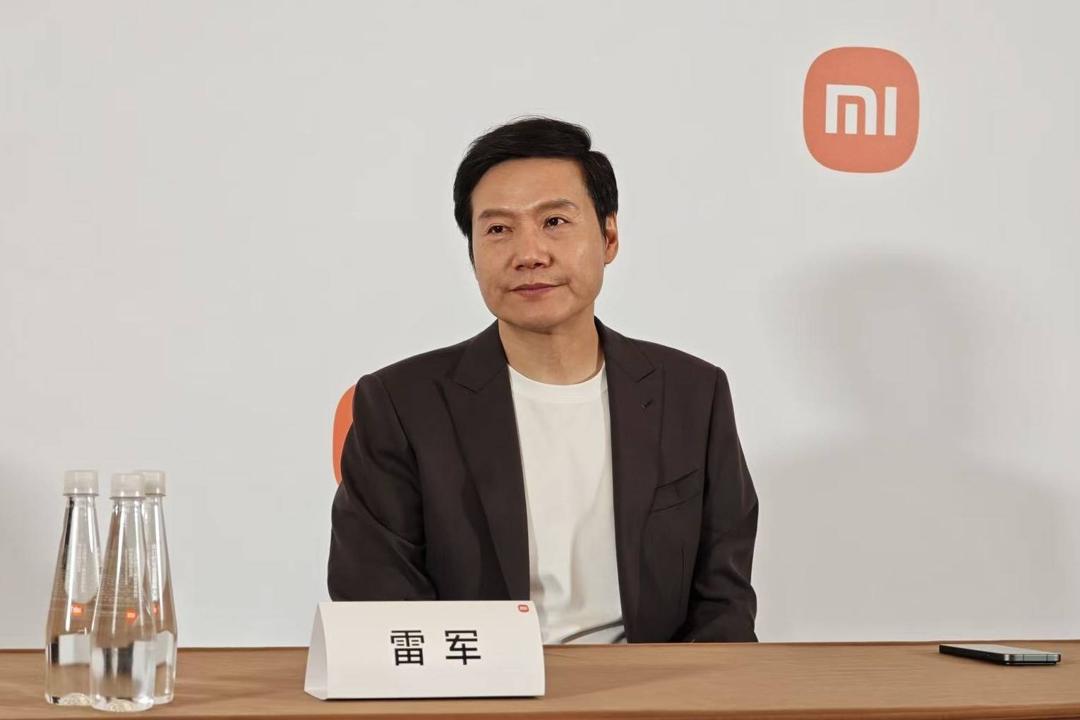 雷军宣布1亿港元增持后<strong></p>
<p>每天送虚拟币</strong>，小米港股美股迎来上涨