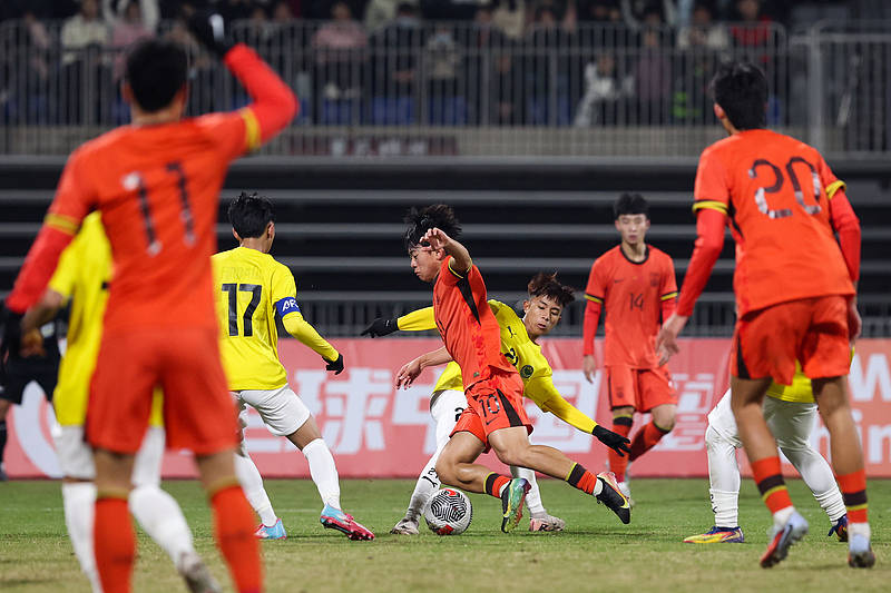 U16国足让中国球迷继续“过年”,对手再弱,连续踢出两位数比分也非易事