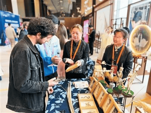 马克龙一路追着它俩<strong></p>
<p>NGS虚拟币</strong>,抢先一步要访华!