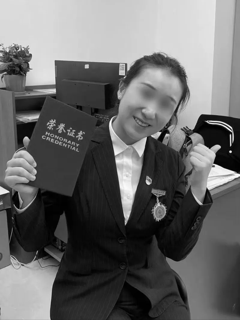 28岁女子被高空抛砖砸中离世<strong></p>
<p>hkh虚拟币</strong>,凶手被判处死刑;家属起诉事发地物业等单位:凶手6天里多次高空抛物